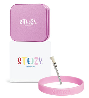 STEEZY® STEEZY® Classic | High Class Grinder | 63mm | 2-teiliger Grinder | quadratisch | CNC-gefräste Aluminiumlegierung | Neodym Magnetverschluss | Inklusive Pinsel & Klopfband "Pink Pirouette" – Individueller Grinder kaufen | Alternative zu NV Grinder