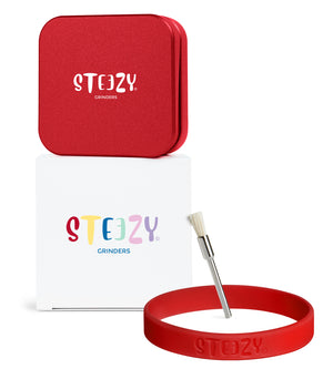 STEEZY® STEEZY® Classic | High Class Grinder | 63mm | 2-teiliger Grinder | quadratisch | CNC-gefräste Aluminiumlegierung | Neodym Magnetverschluss | Inklusive Pinsel & Klopfband "Red Scarlett" – Individueller Grinder kaufen | Alternative zu NV Grinder