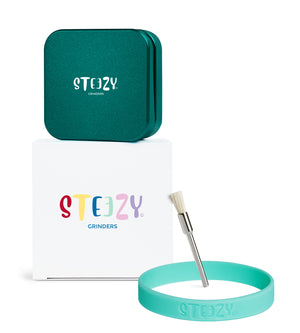 STEEZY® Pocket | High Class Grinder | 55mm | 2-piece Grinder | Square | CNC-machined aluminum alloy | Neodymium magnetic closure | Includes brush & tapping band "Jade Green"