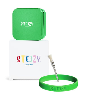 STEEZY® Pocket | High Class Grinder | 55mm | 2-piece Grinder | Square | CNC-machined aluminum alloy | Neodymium magnetic closure | Includes brush & tapping band "Summer Green"