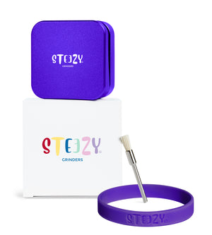 STEEZY® Pocket | High Class Grinder | 55mm | 2-piece Grinder | Square | CNC-machined aluminum alloy | Neodymium magnetic closure | Includes brush & tapping band "Ultra Purple"